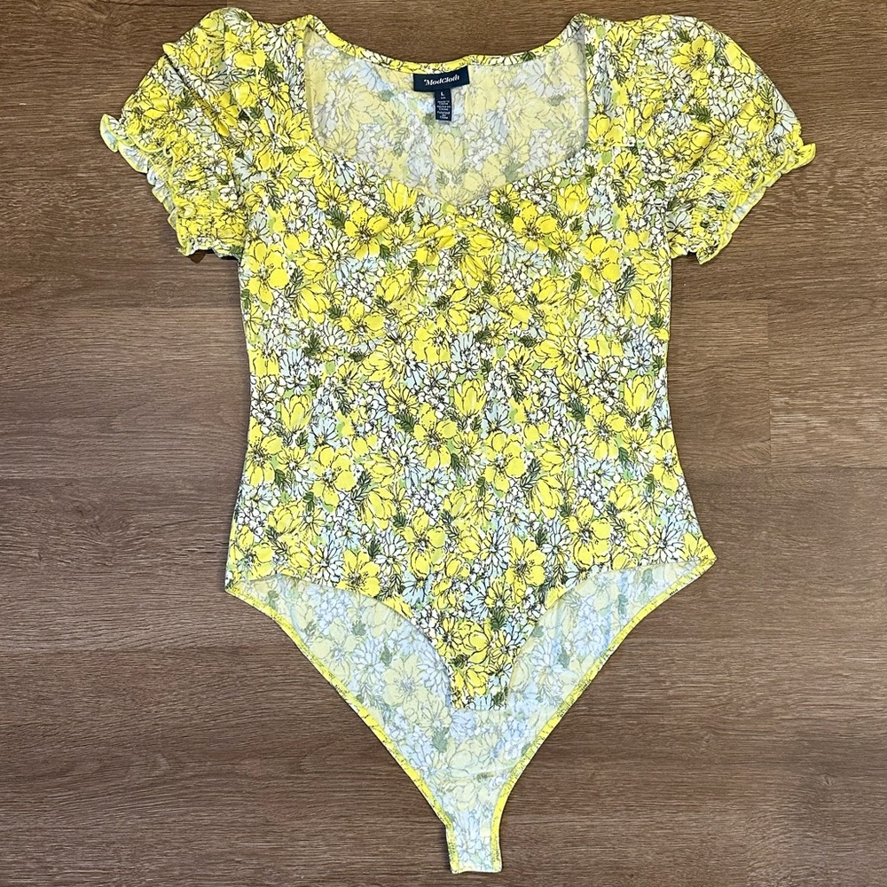 NWOT Modcloth yellow floral puff-sleeve bodysuit